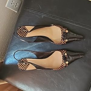 Women sling backs